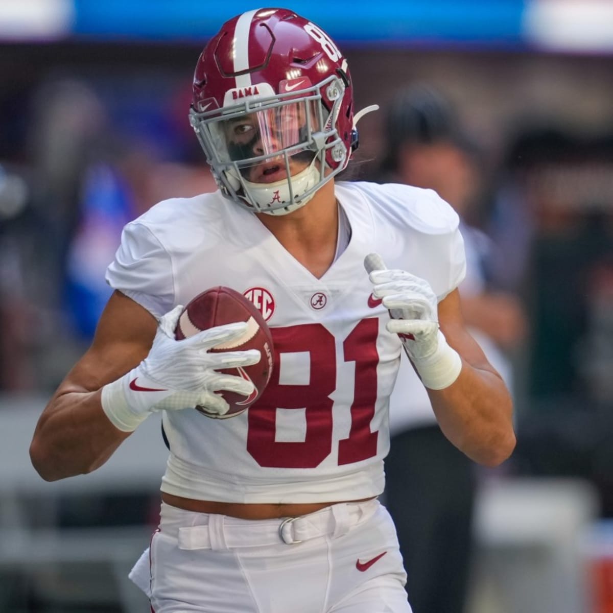 Former Alabama tight end released by the Las Vegas Raiders