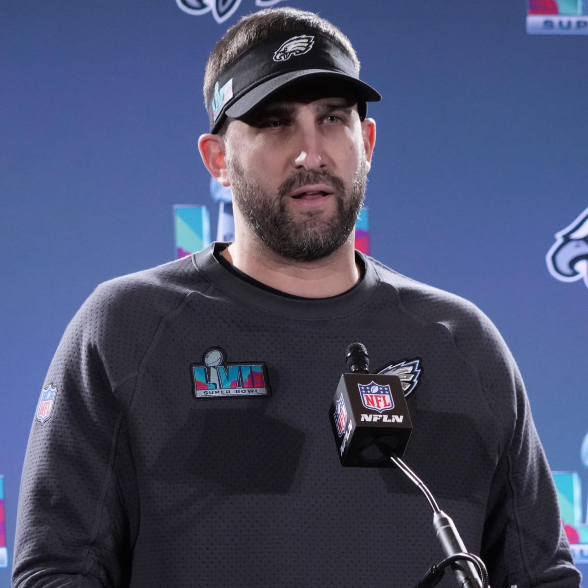 Nick Sirianni (and his son) reaction after the Eagles' win over the Jaguars