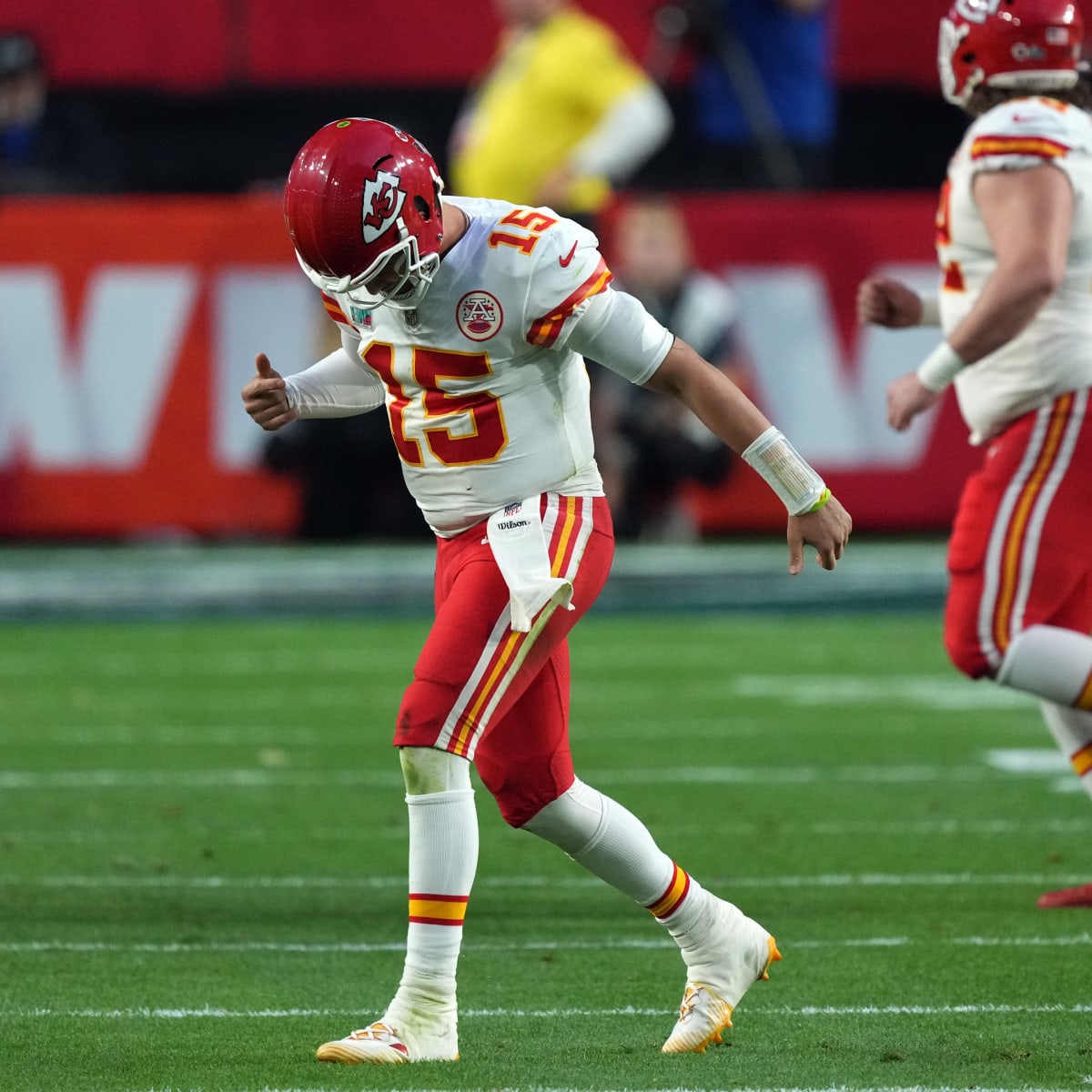 Patrick Mahomes injury: Chiefs QB aggravates ankle injury in Super Bowl 2023  - DraftKings Network