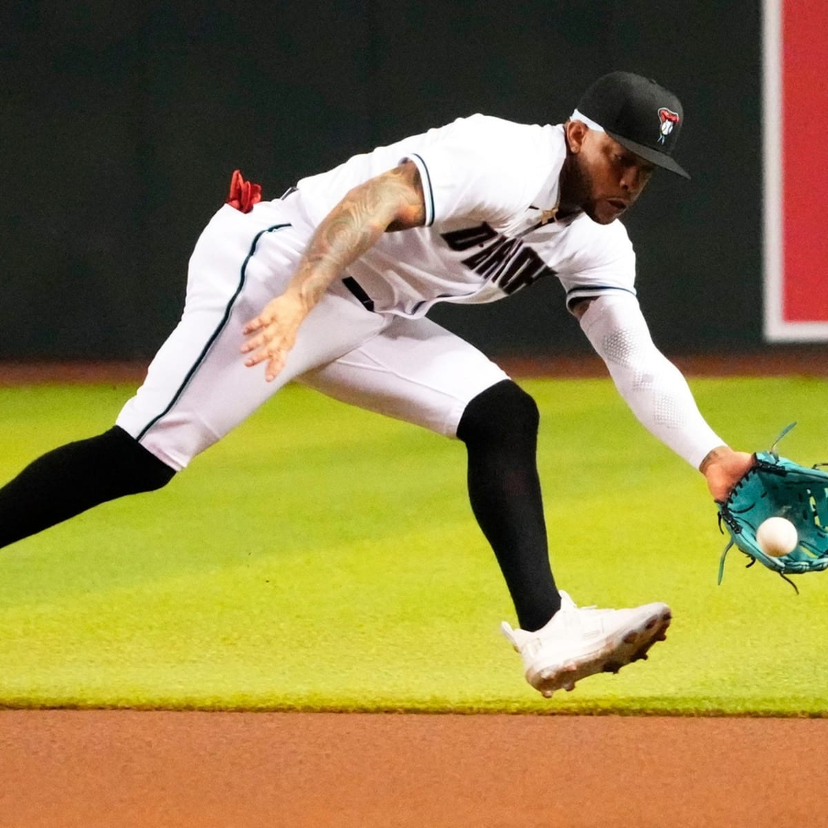 Ketel Marte, D-backs take down Giants in opener