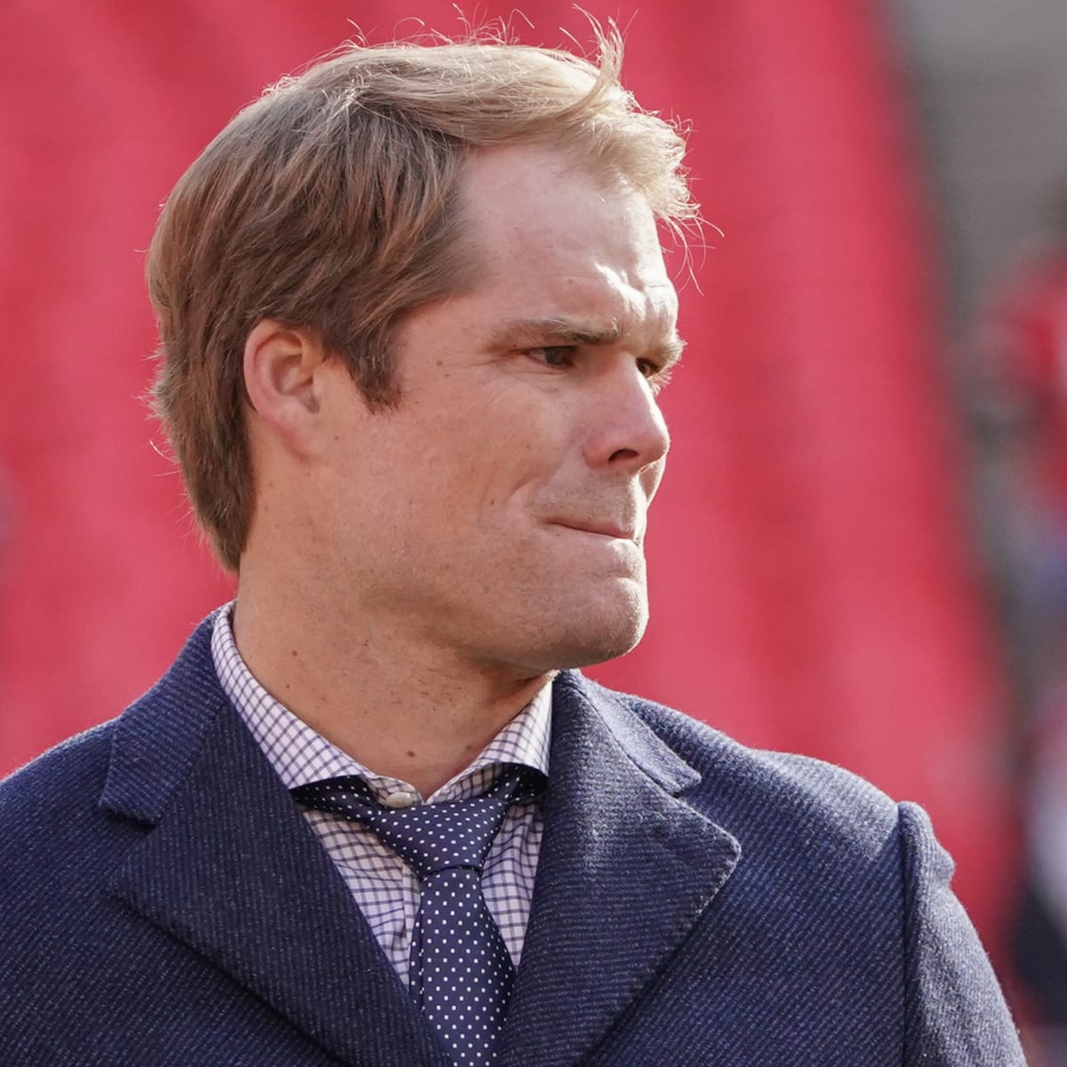 Tom Brady or Greg Olsen? Fox has a future decision to make on its No. 1  analyst