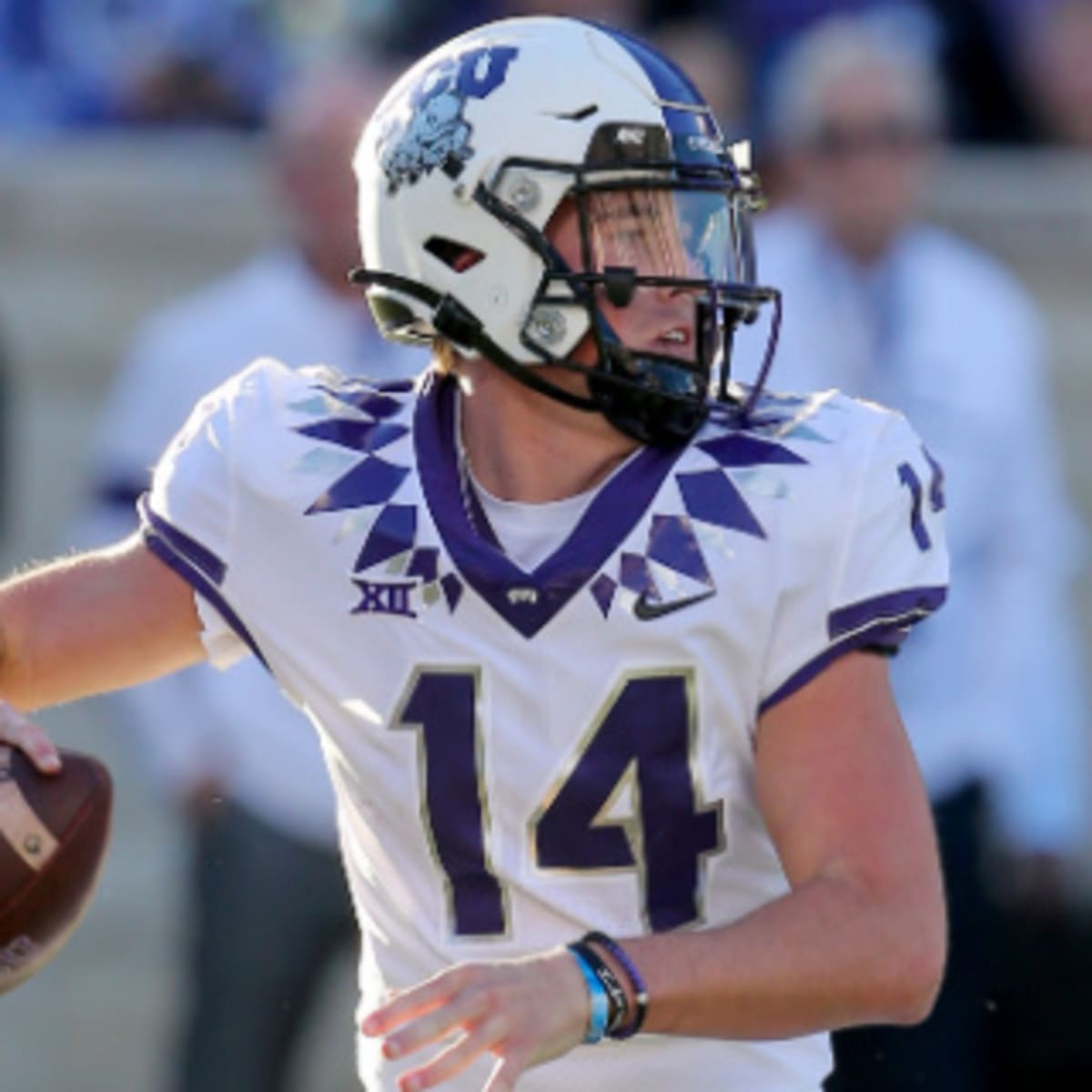 College football odds, picks, predictions for Week 1, including TCU-Colorado