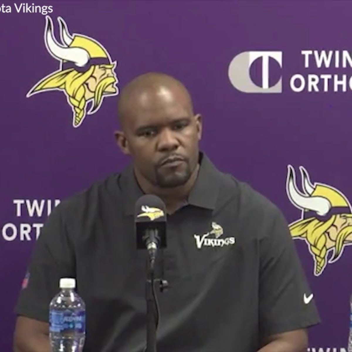 Brian Flores Taking Minnesota Vikings DC Job; Out of Arizona Cardinals  Running - Sports Illustrated Arizona Cardinals News, Analysis and More