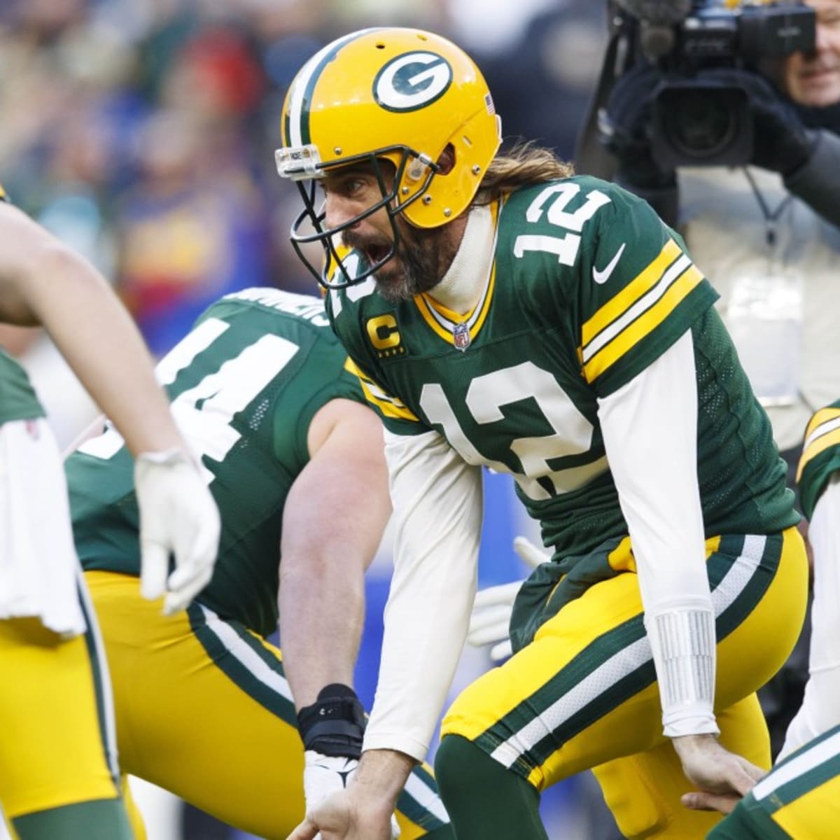 Former NFL MVP Makes Bold Prediction Regarding Aaron Rodgers' Commitment to  the New York Jets