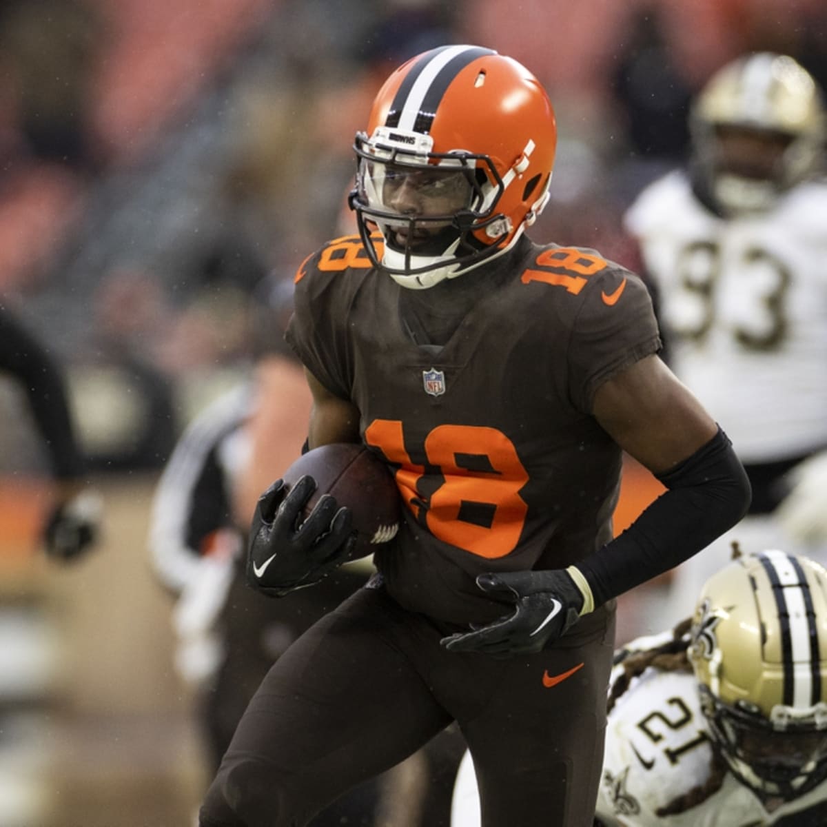 No. 3, a necklace and a legacy: Browns rookie David Bell and his