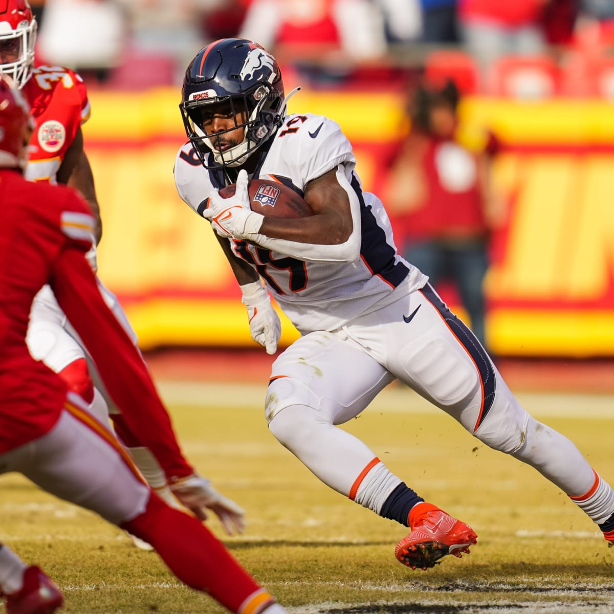 Running back Chase Edmonds acquired in Broncos' trade for Bradley