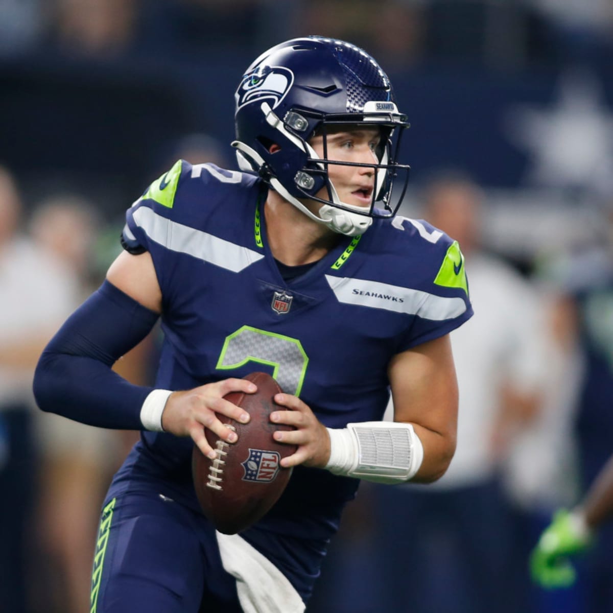 Drew Lock changes his number from 3 to 2 coming to the Seahawks - Field  Gulls