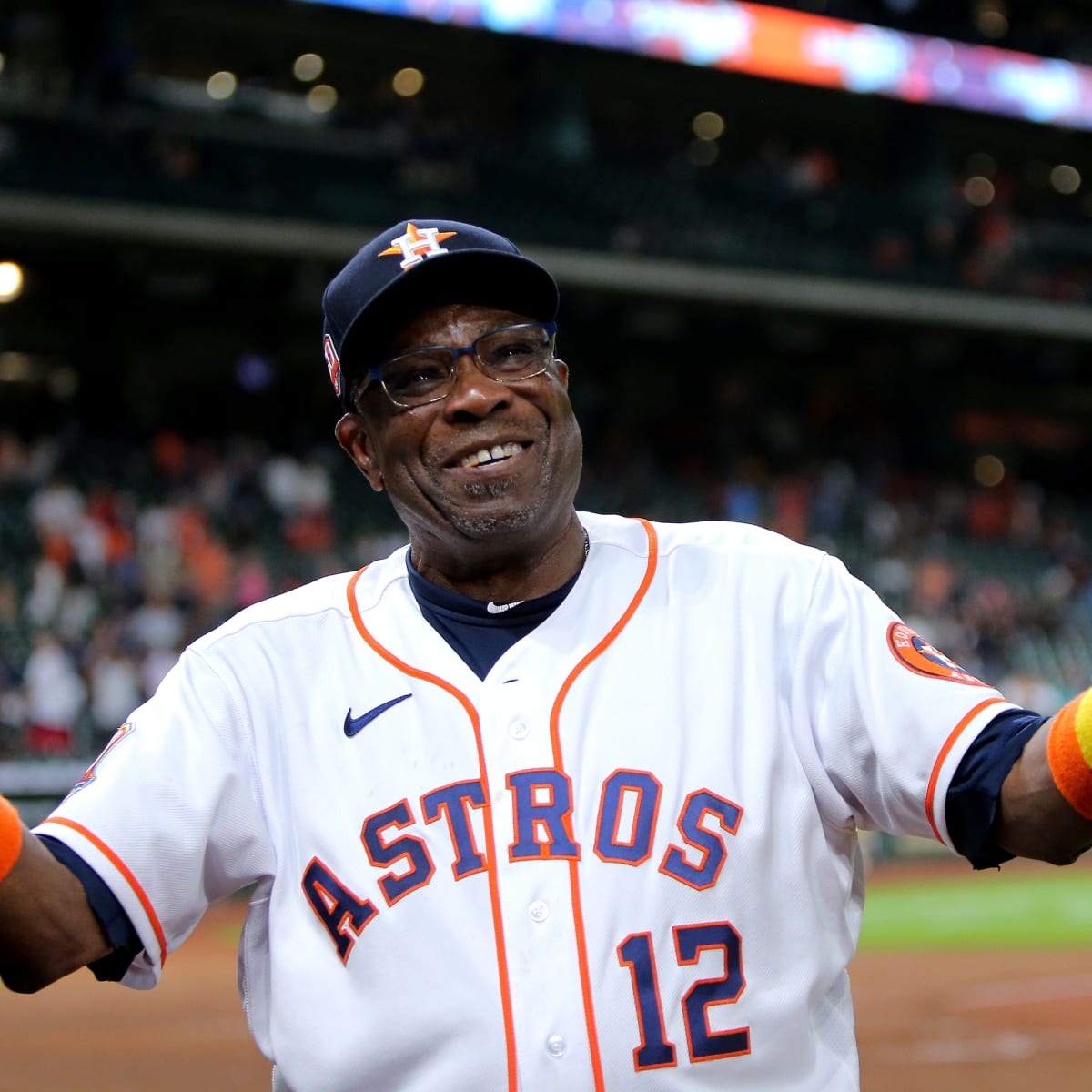 Dusty Baker to stay as Astros manager for one more year - CGTN