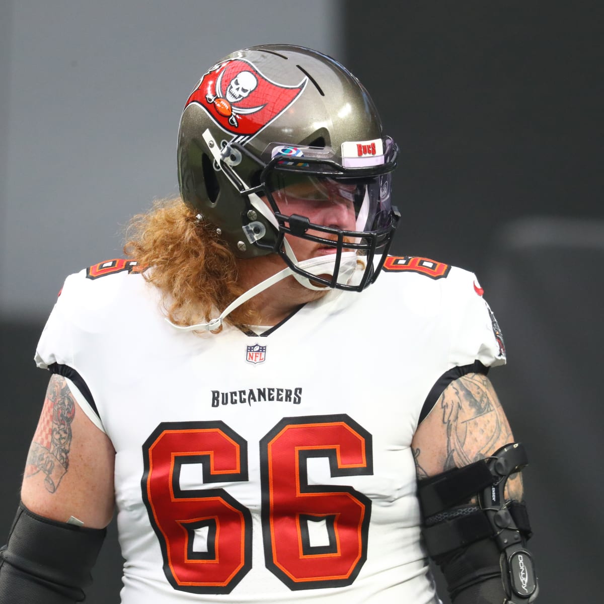 Buccaneers' Center Starting New Career Outside of Football - Tampa