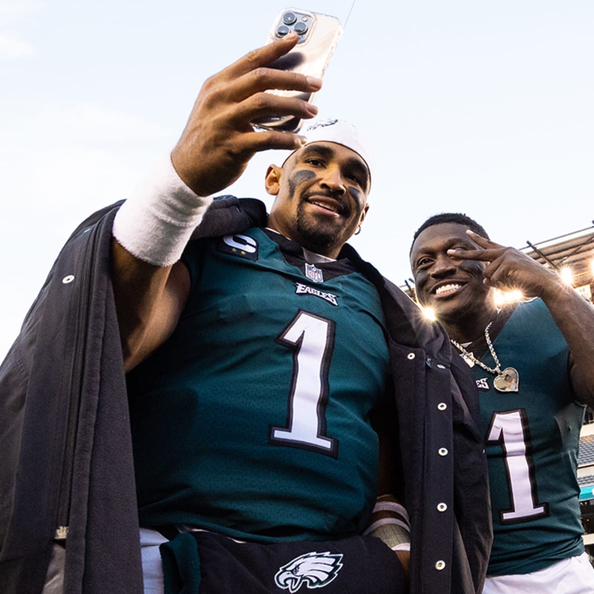 Eagles WR A.J. Brown on Jalen Hurts' contract extension: 'Howie, get it  done'