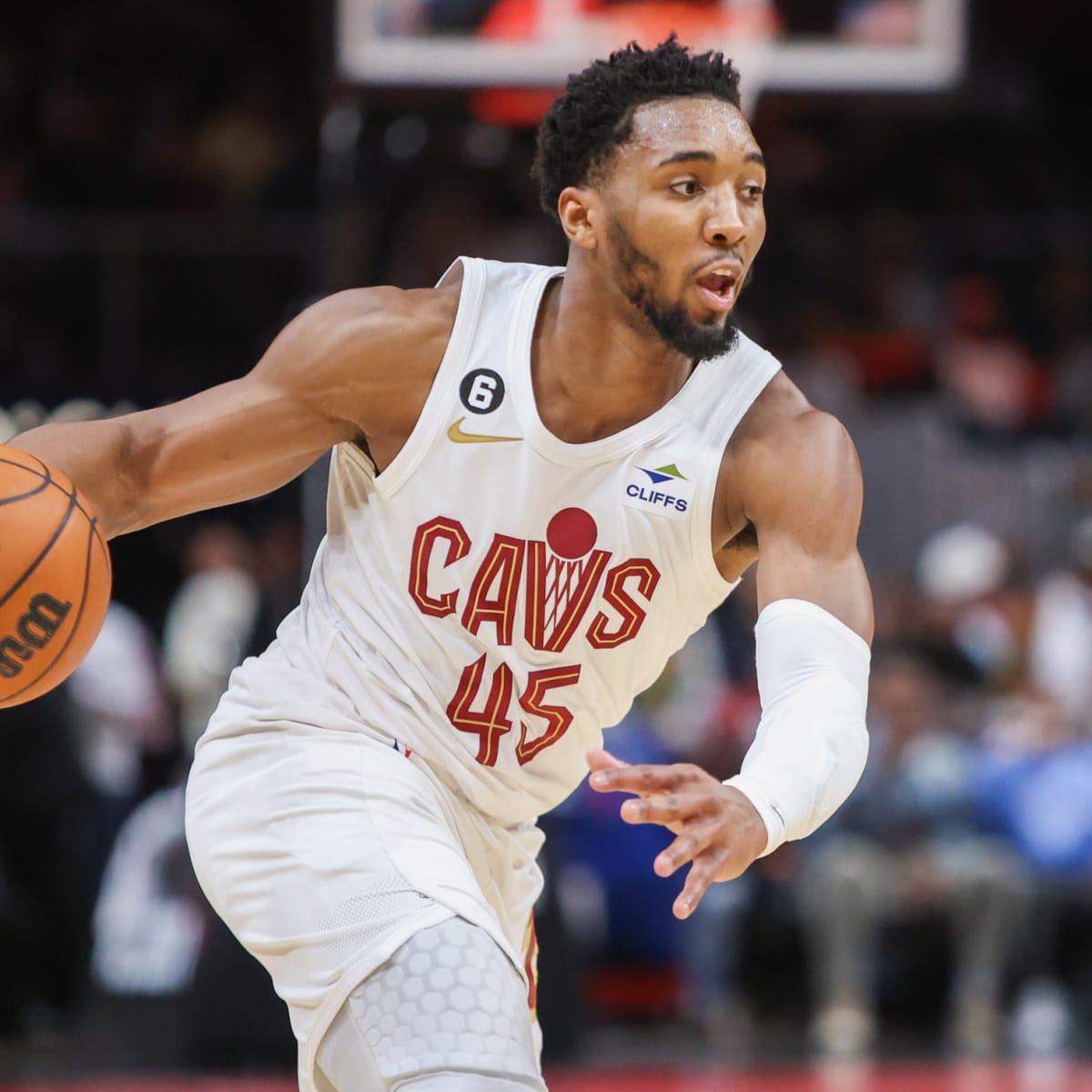 Former Louisville Guard Donovan Mitchell Voices Support for Kenny