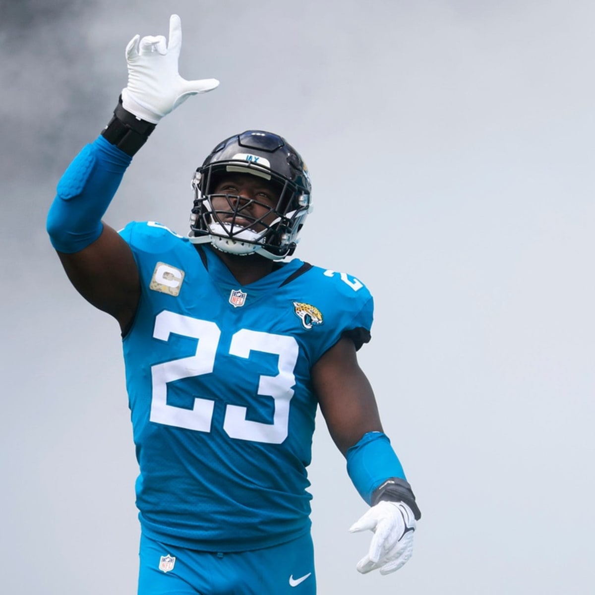 Jacksonville Jaguars Restructure Foyesade Oluokun, Open Up $10.336