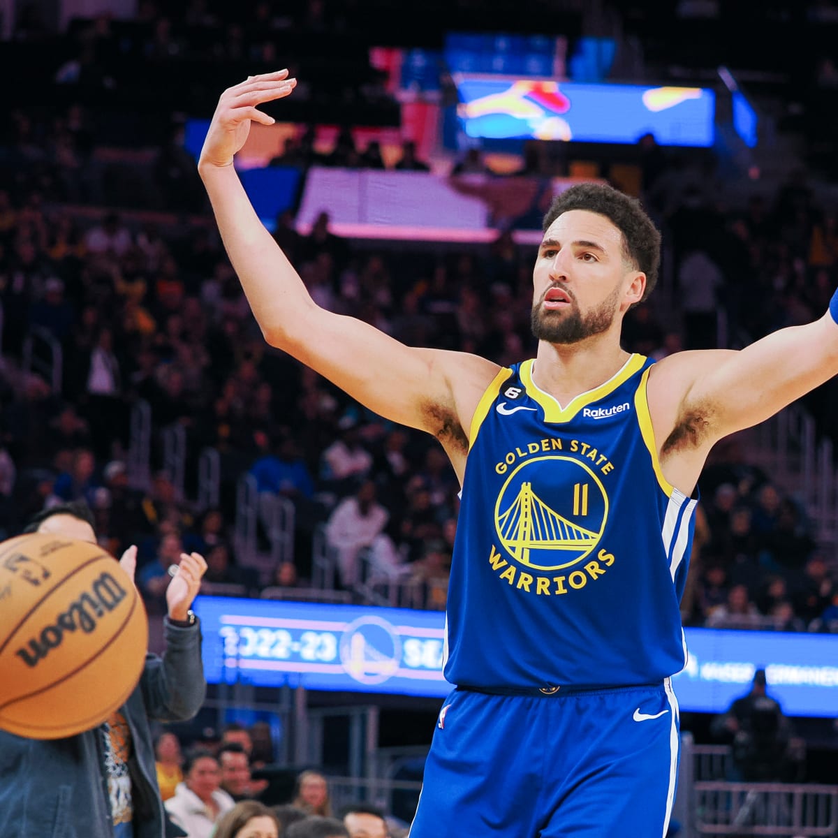 Klay Thompson dominates, Warriors beat Rockets - Golden State Of Mind