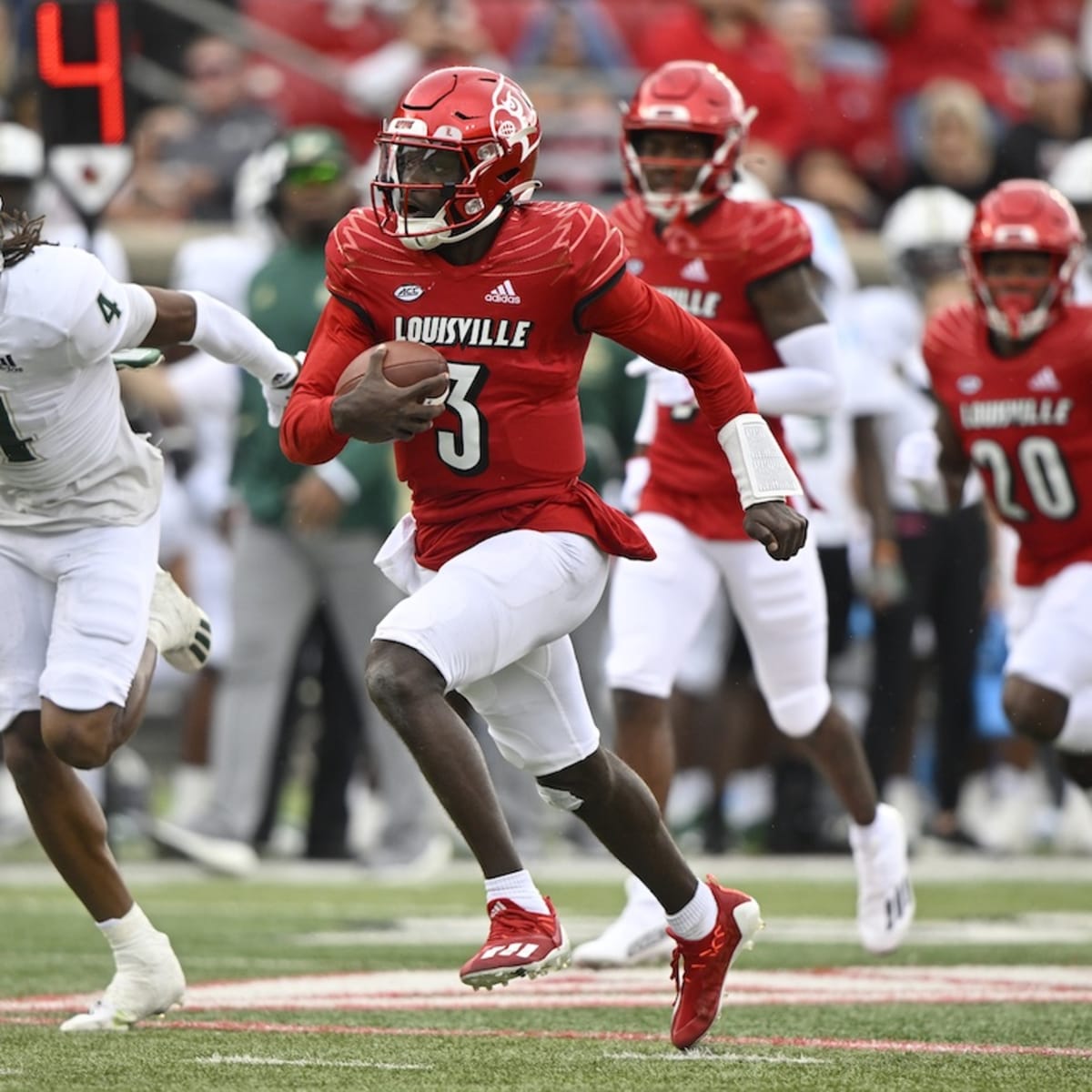 Jahmyr Gibbs runs blazing 40-yard dash time at the NFL Combine