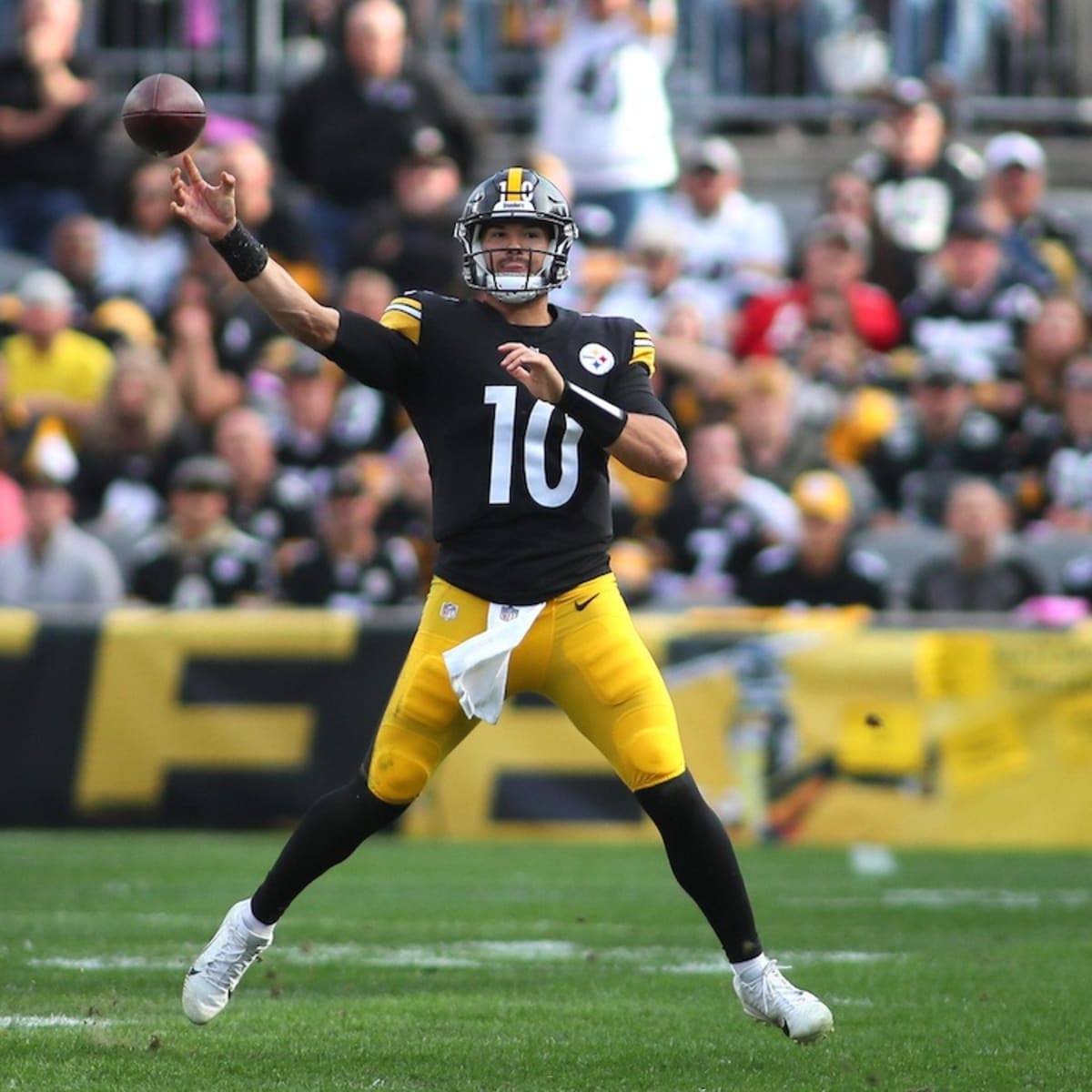 Steelers extend backup Mitch Trubisky 