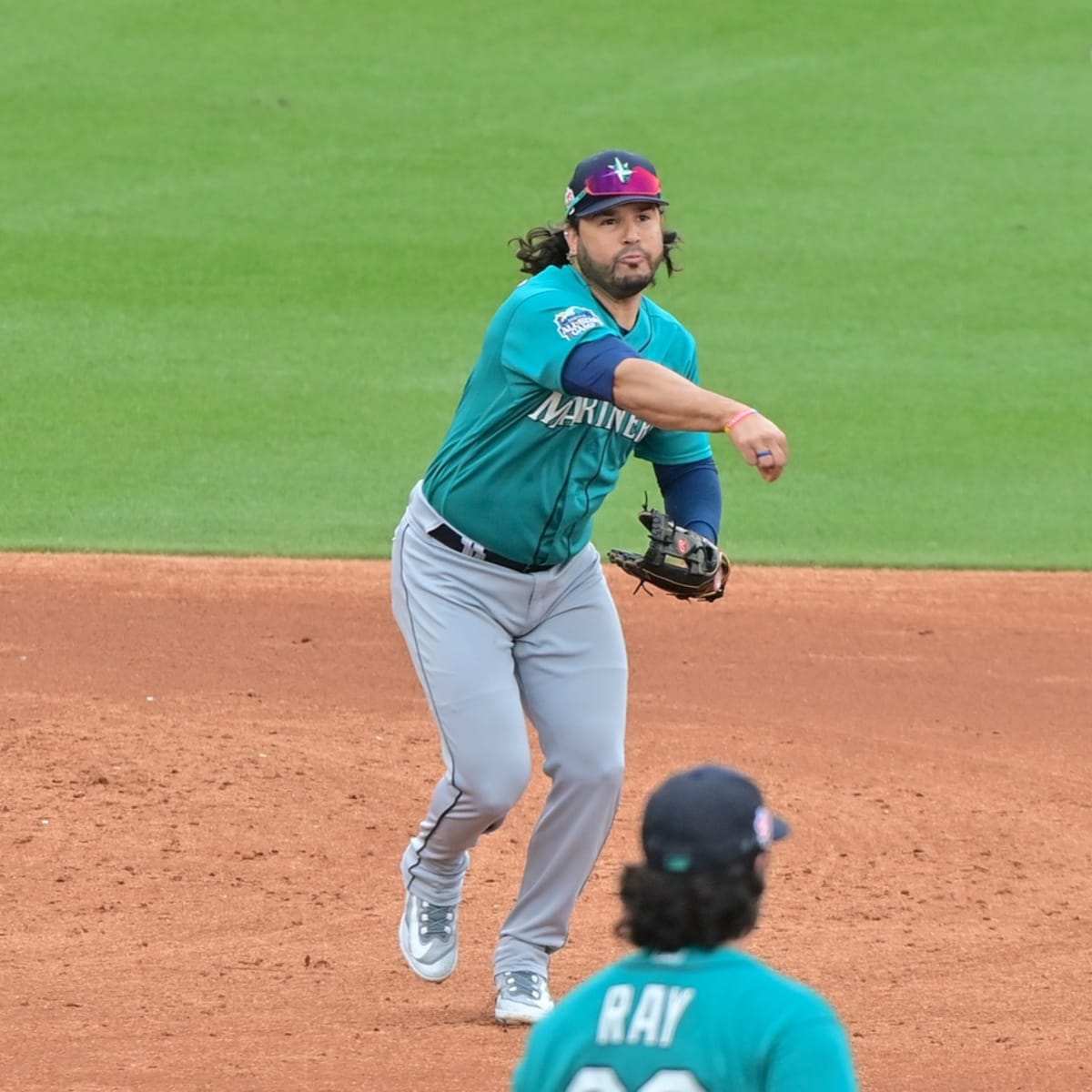 Mariners dance together after win over Houston : r/baseball