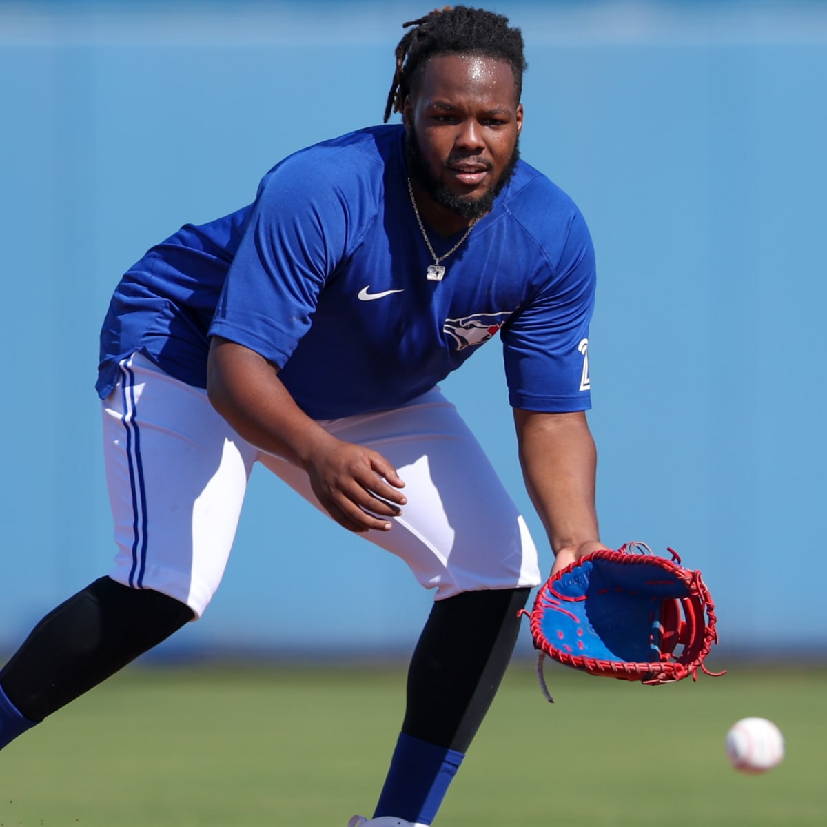 Blue Jays' Vlad Guerrero Jr. dealing with 'minor' knee inflammation, out of  World Baseball Classic - The Athletic