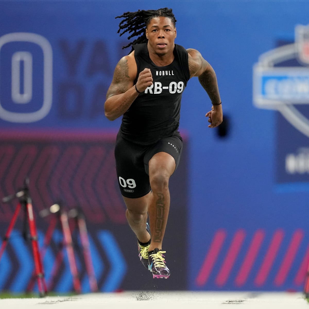 Jahmyr Gibbs runs blazing 40-yard dash time at the NFL Combine