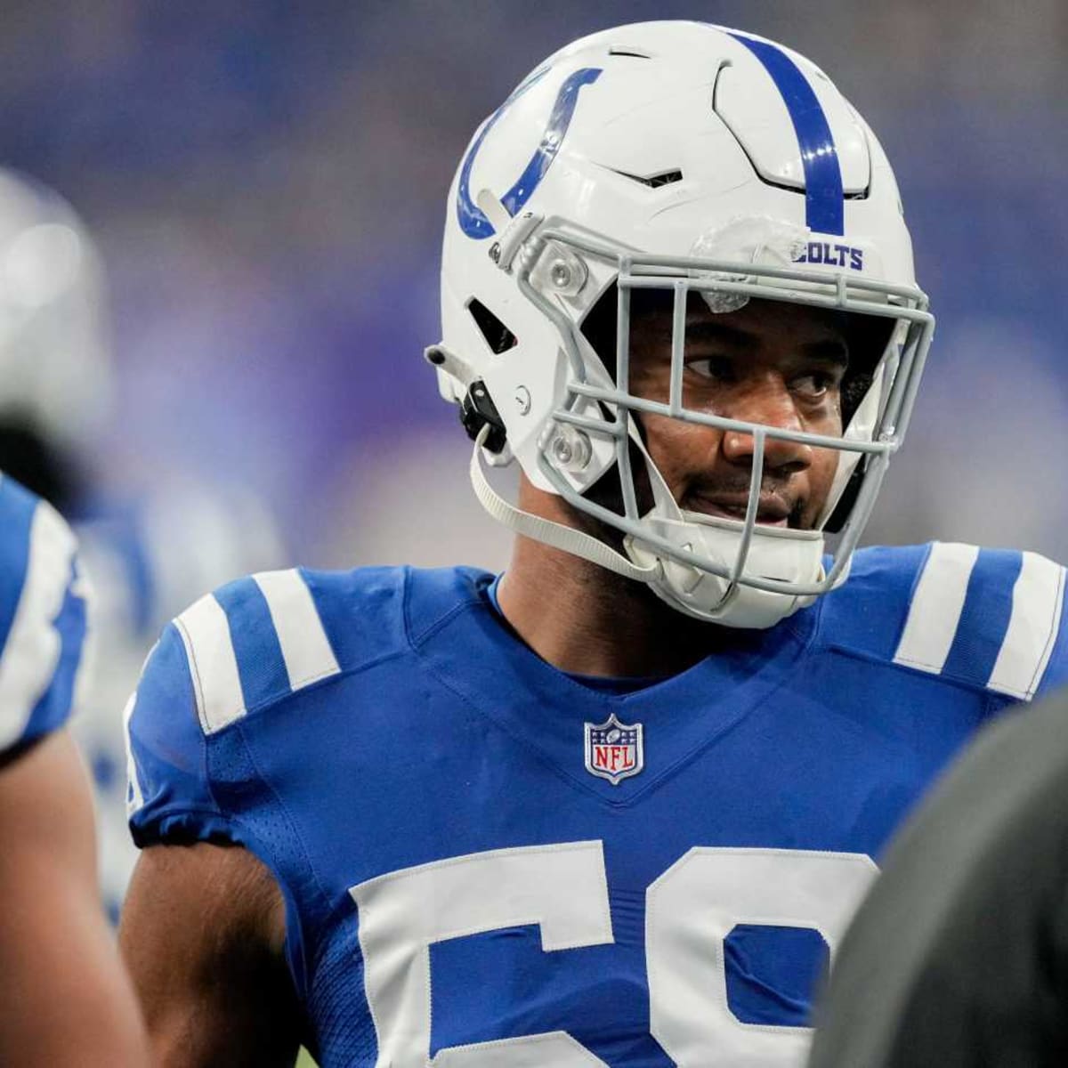 Linebacker E.J. Speed resigns with Colts