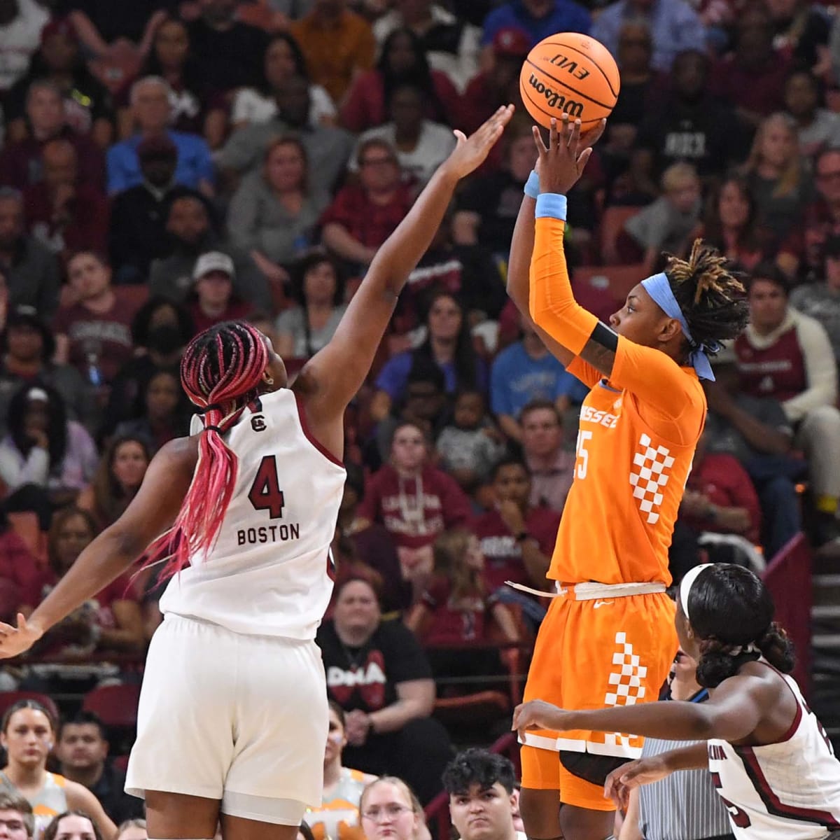 South Carolina women's basketball gets a much-needed wake-up call against  Tennessee - Garnet And Black Attack