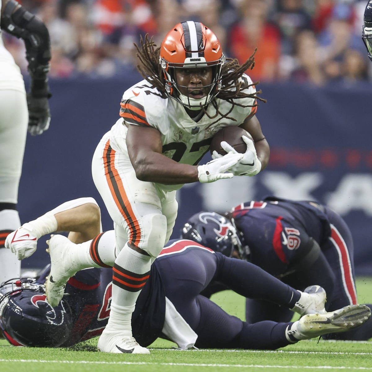 Seth Berry on X: Per his Instagram, WMU running back LeVante Bellamy is  signing with the Denver Broncos as an undrafted free agent.   / X