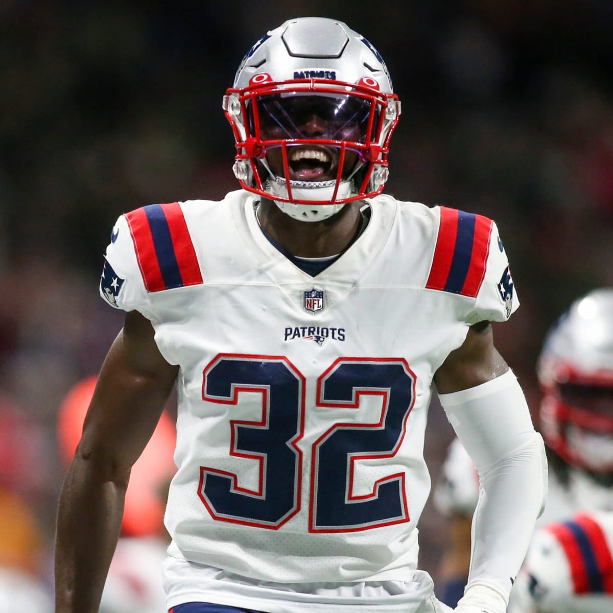 Patriots safety Devin McCourty announces his retirement after 13