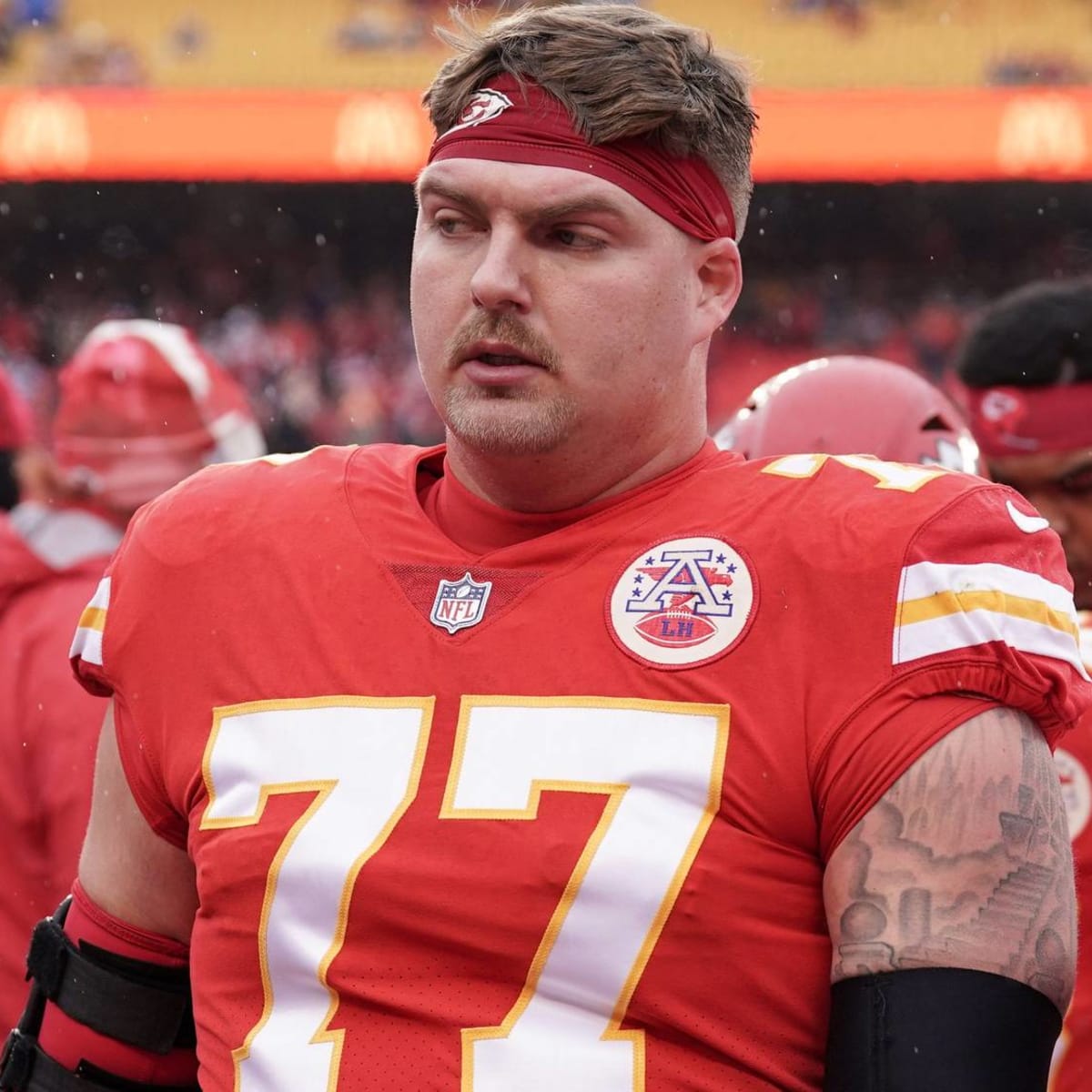 Former Chiefs RT Andrew Wylie signs with Washington Commanders