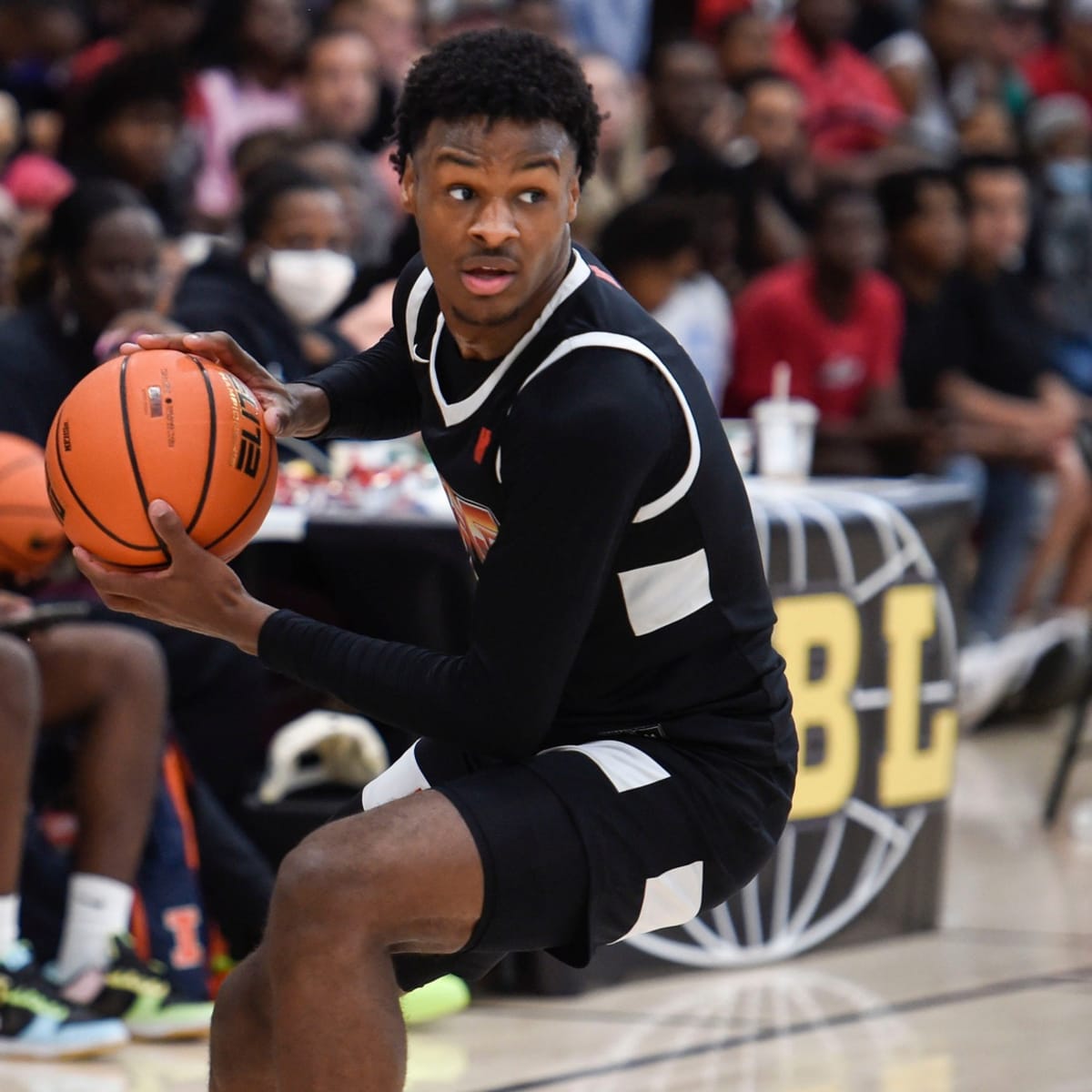 Bronny James Expected To Wait Until The Spring To Commit To College
