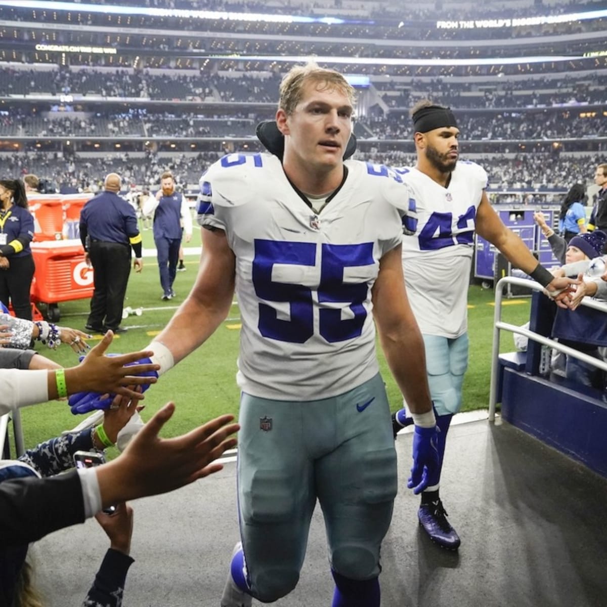 Leighton Vander Esch's family on Cowboys LB's star rookie season - Sports  Illustrated