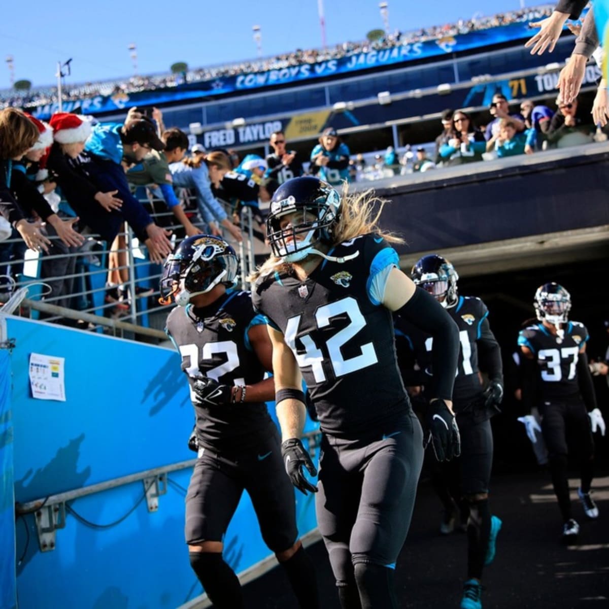 Jacksonville Jaguars re-signing safety Andrew Wingard