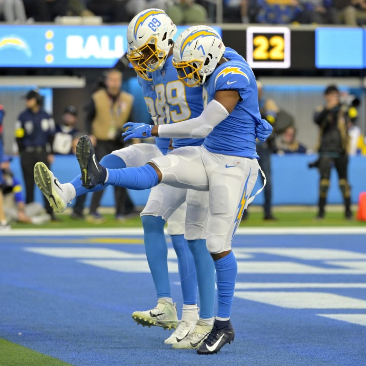 Back to the future: Chargers mix old with new uniforms