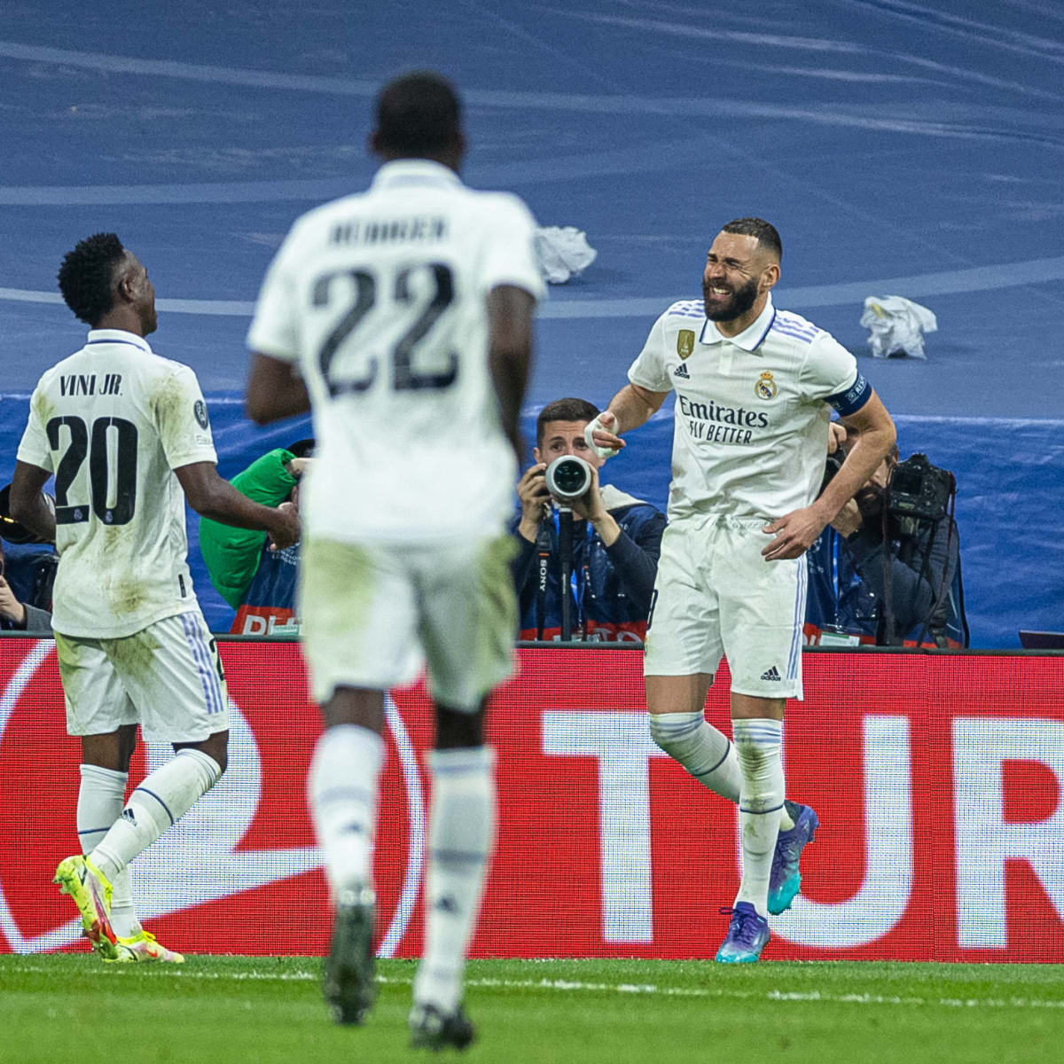 Benzema limps off in Real Madrid's Champions League opener