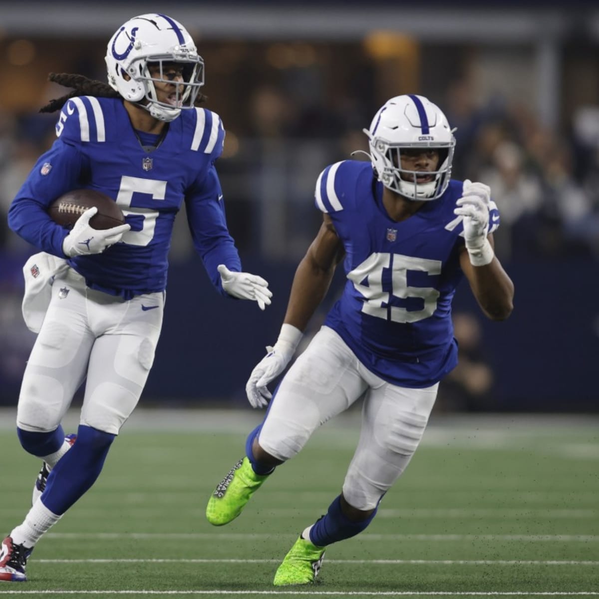 Indianapolis Colts cornerback Stephon Gilmore (5) drops into coverage  during an NFL football game against the Washington Commanders, Sunday, Oct.  30, 2022, in Indianapolis. (AP Photo/Zach Bolinger Stock Photo - Alamy