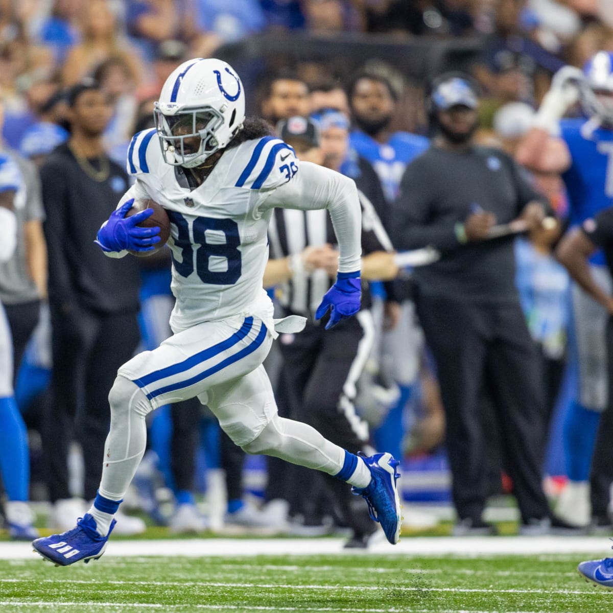 Indianapolis Colts sign Beaumont native Tony Brown to active roster