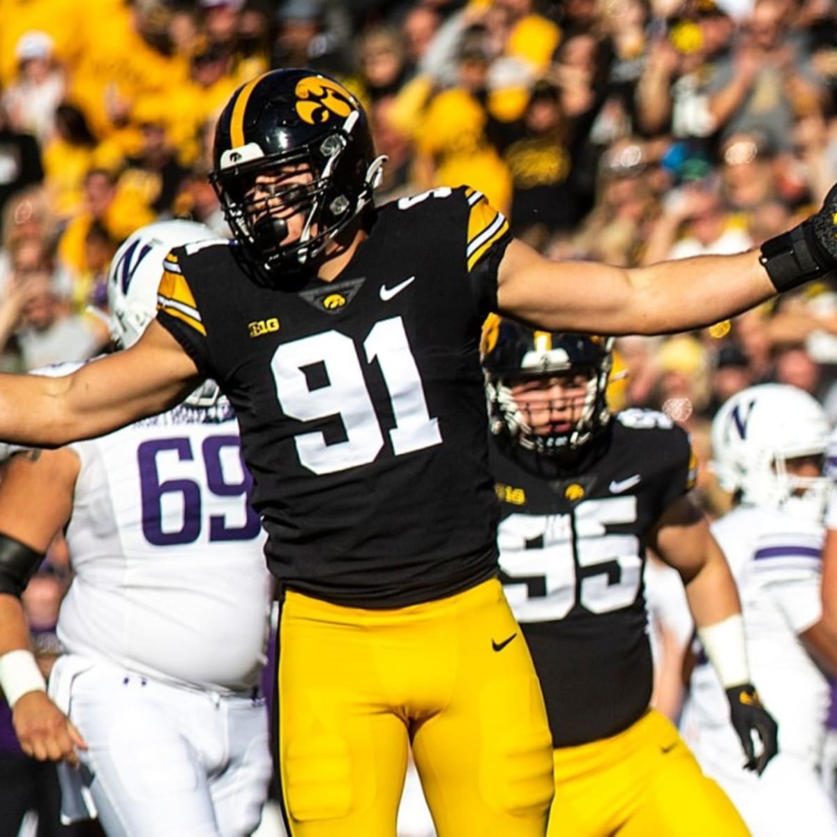 Green Bay Packers 2023 NFL Mock Draft: Should Jaxon Smith-Njigba or Lukas  Van Ness Be the Pick?