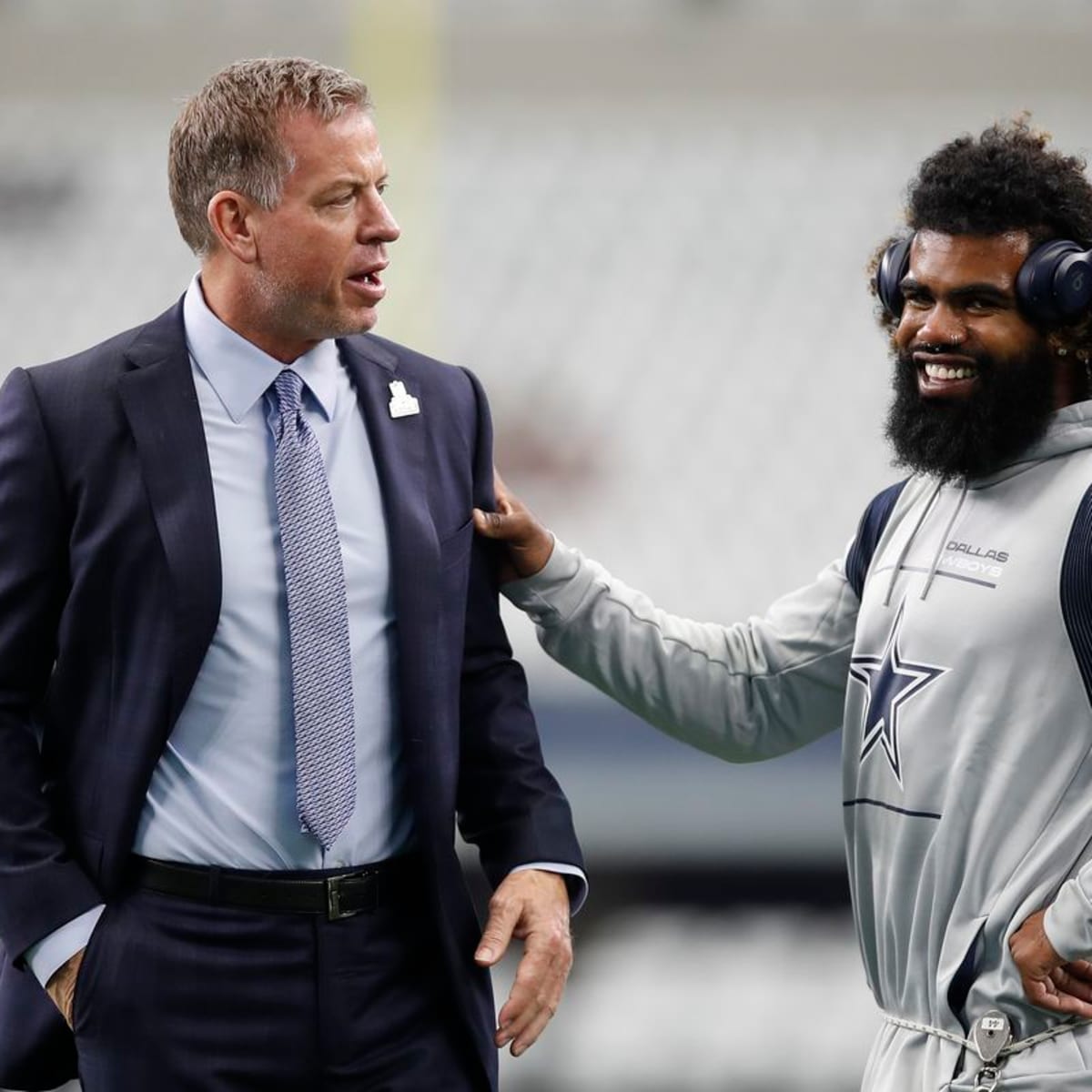 Ezekiel Elliott Gets Goodbyes From Dak Prescott & Troy Aikman - VIDEO; New  Dallas Cowboys Rumor - FanNation Dallas Cowboys News, Analysis and More