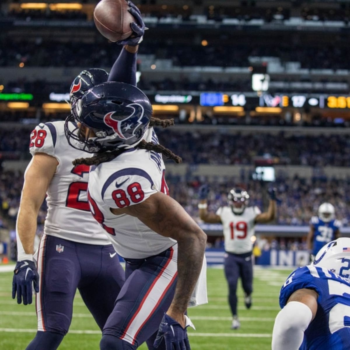 Browns sign Deshaun Watson's former Texans tight end Jordan Akins