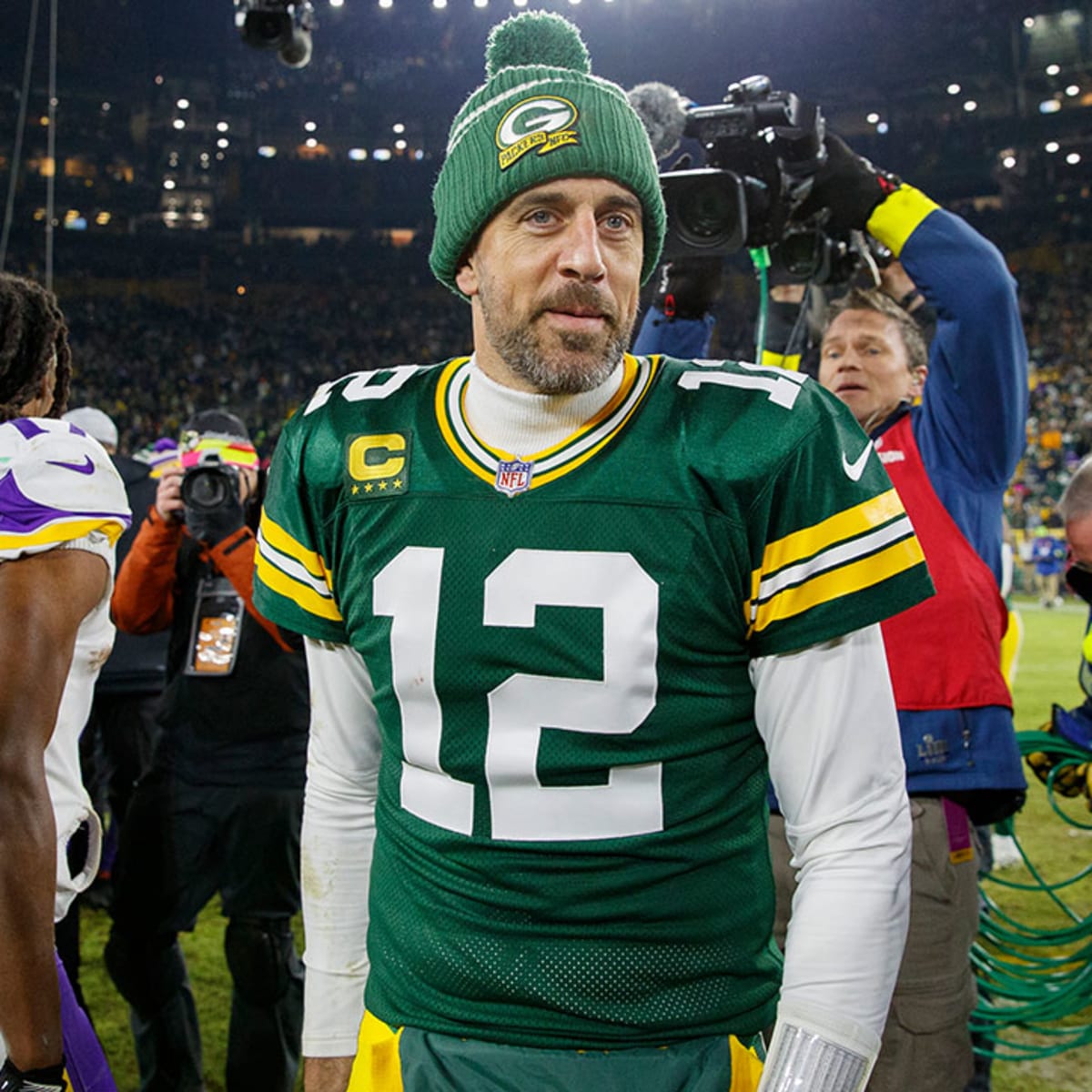 Packers and Jets reach stalemate over Aaron Rodgers trade: Money is the  issue