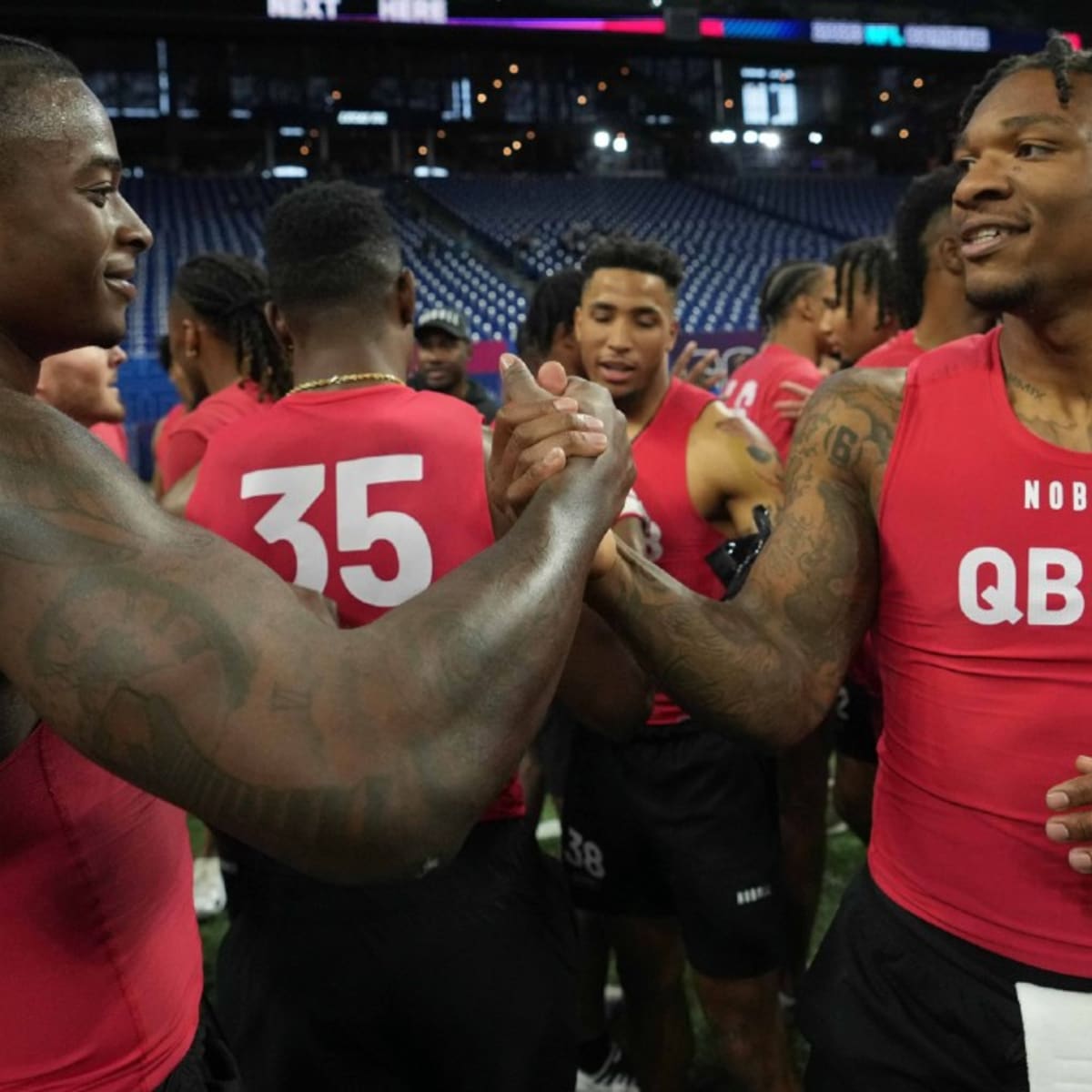 Detroit Lions James Houston IV sack and Gator Chomp with Alex