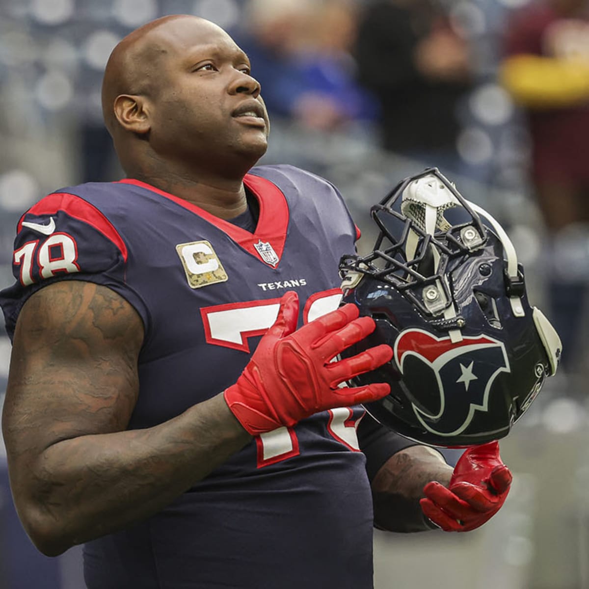 Tunsil looks to lead Texans after signing 3-year extension