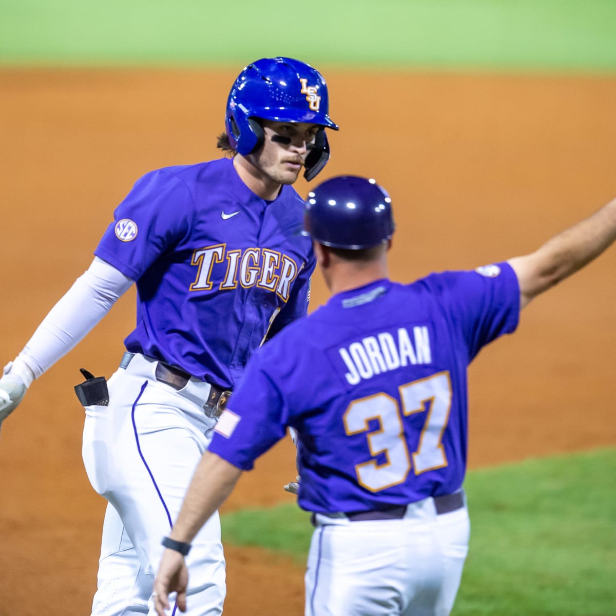 Late Game Blunders Lead to LSU Baseball's Demise in 7-6 Loss to