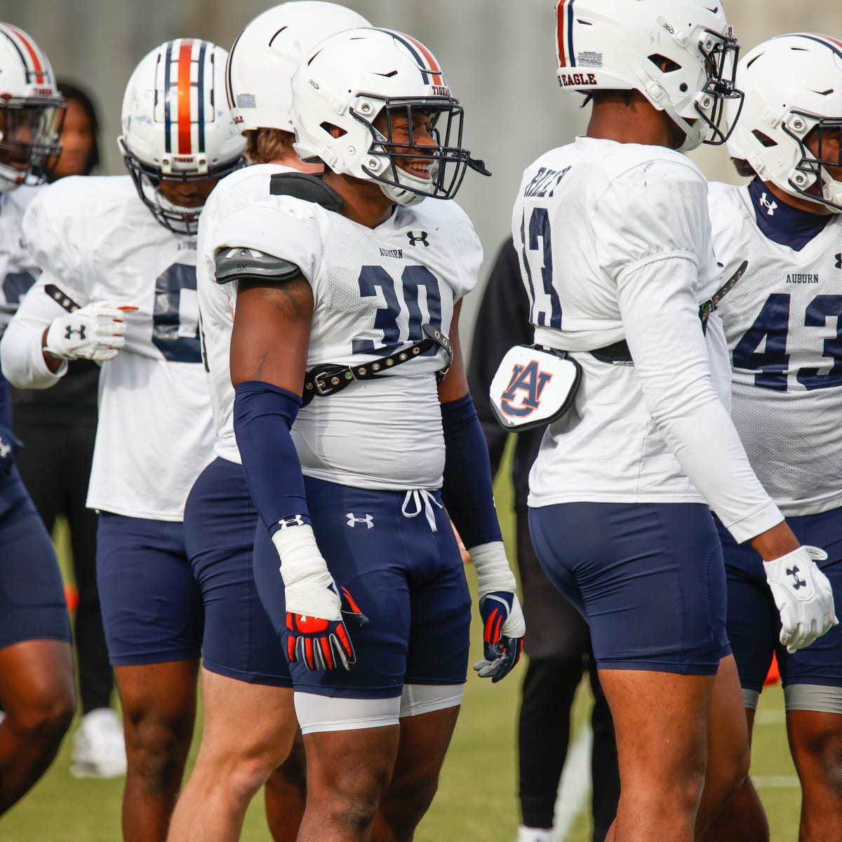 Kenny Flowers helps shore up thin linebacker position (Auburn