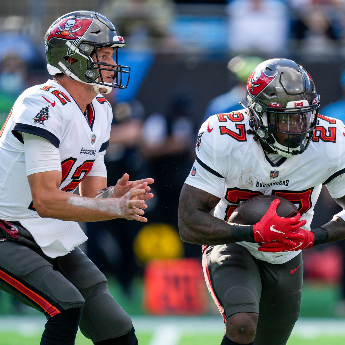 Bucs unveil Super Bowl signage before Week 1 game vs. Cowboys