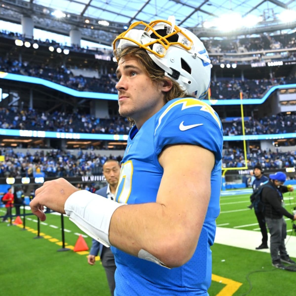 Chargers News: QB Justin Herbert named Rookie of the Week - Bolts From The  Blue