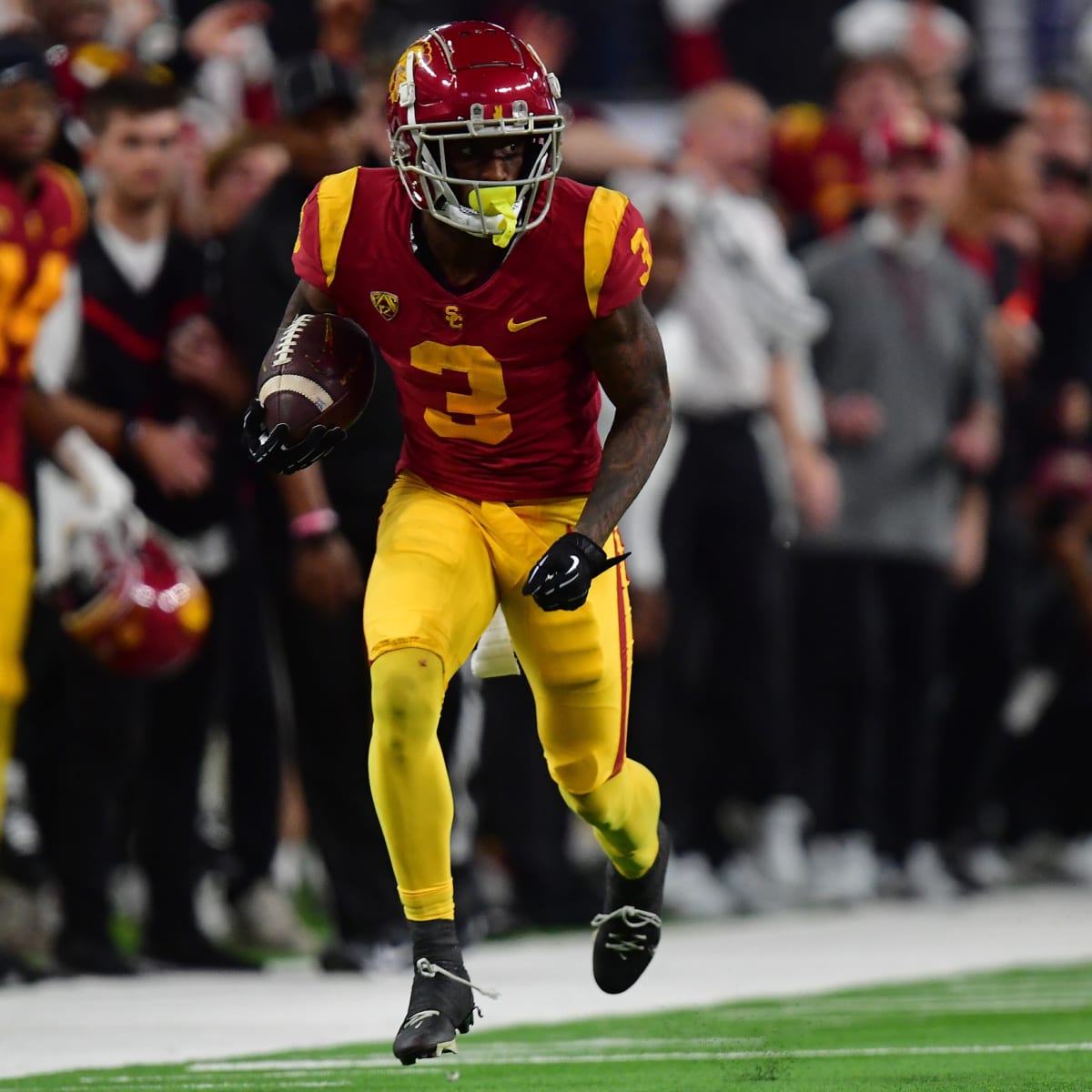 Giants Unveil Jersey Numbers for Darren Waller, Parris Campbell - Sports  Illustrated New York Giants News, Analysis and More