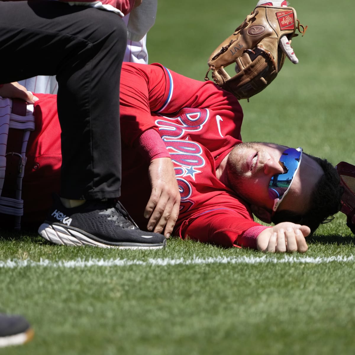Philadelphia Phillies: ACL Tear Threatens Rhys Hoskins' 2023 Season -  Fastball