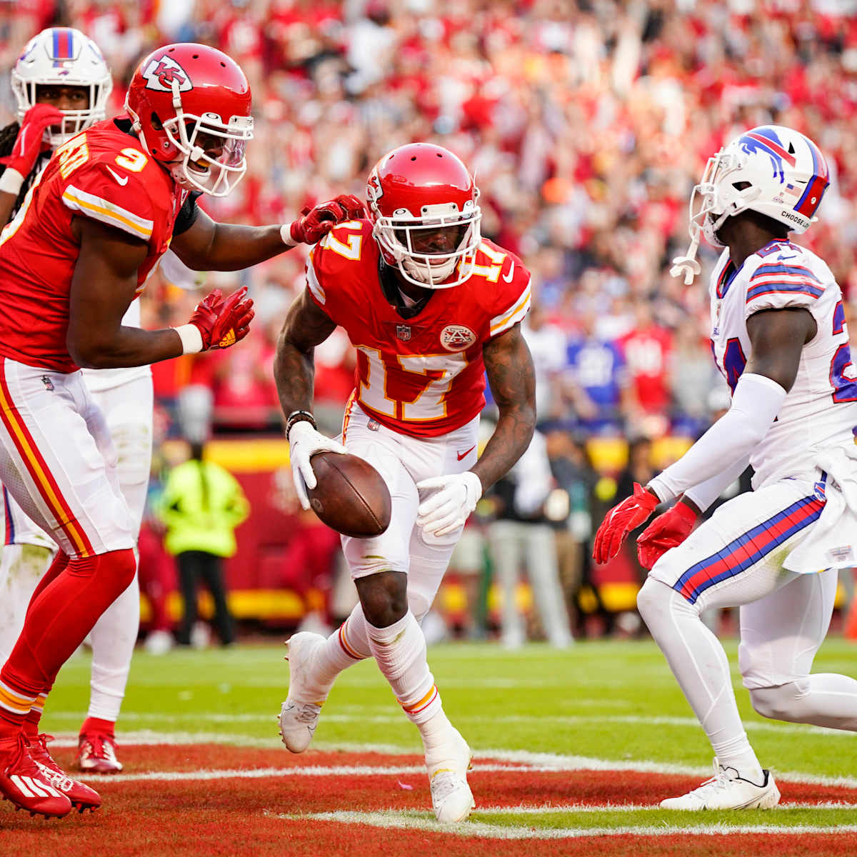 Chiefs' Mecole Hardman takes key steps in return from injury