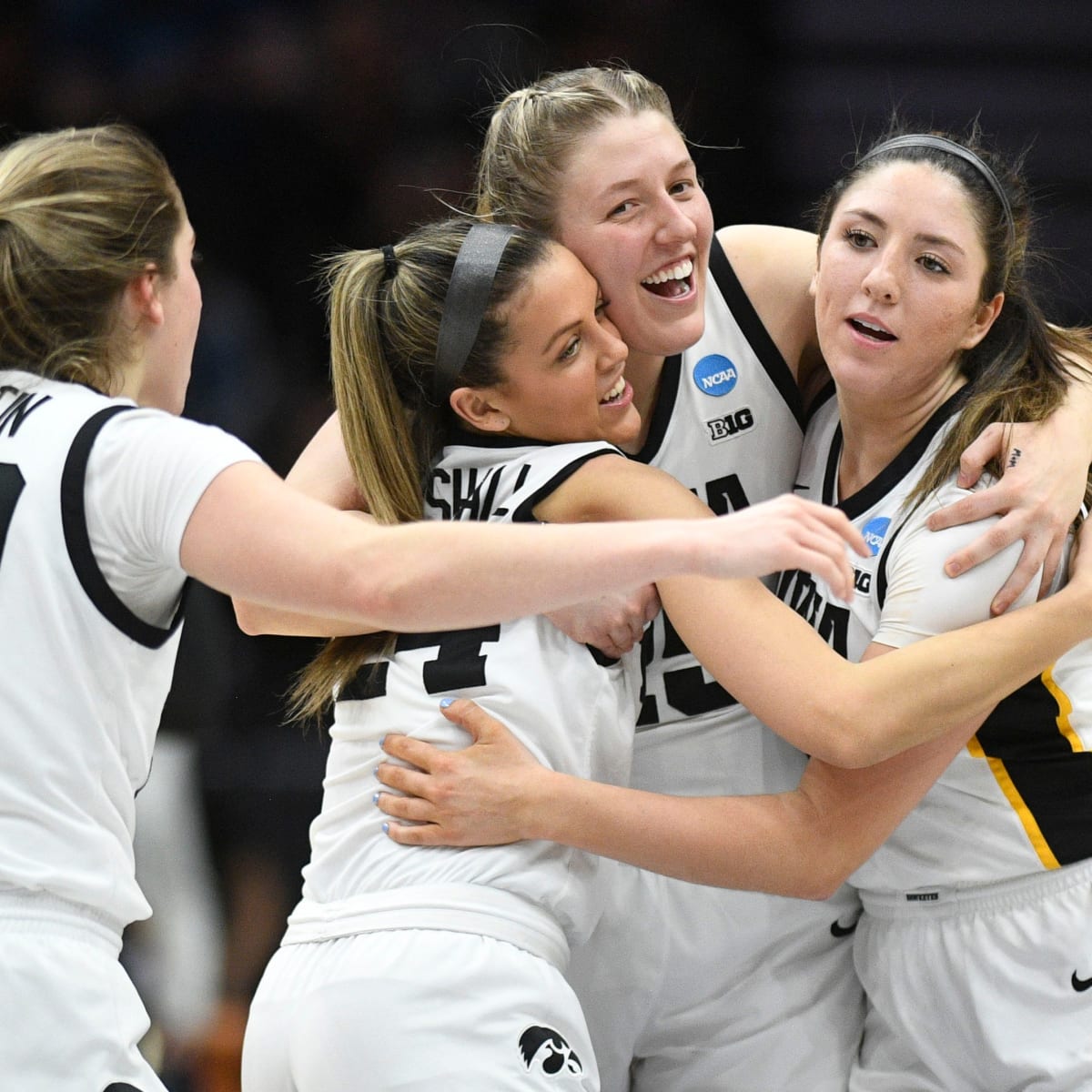 Iowa Hawkeyes News - Women's College Basketball