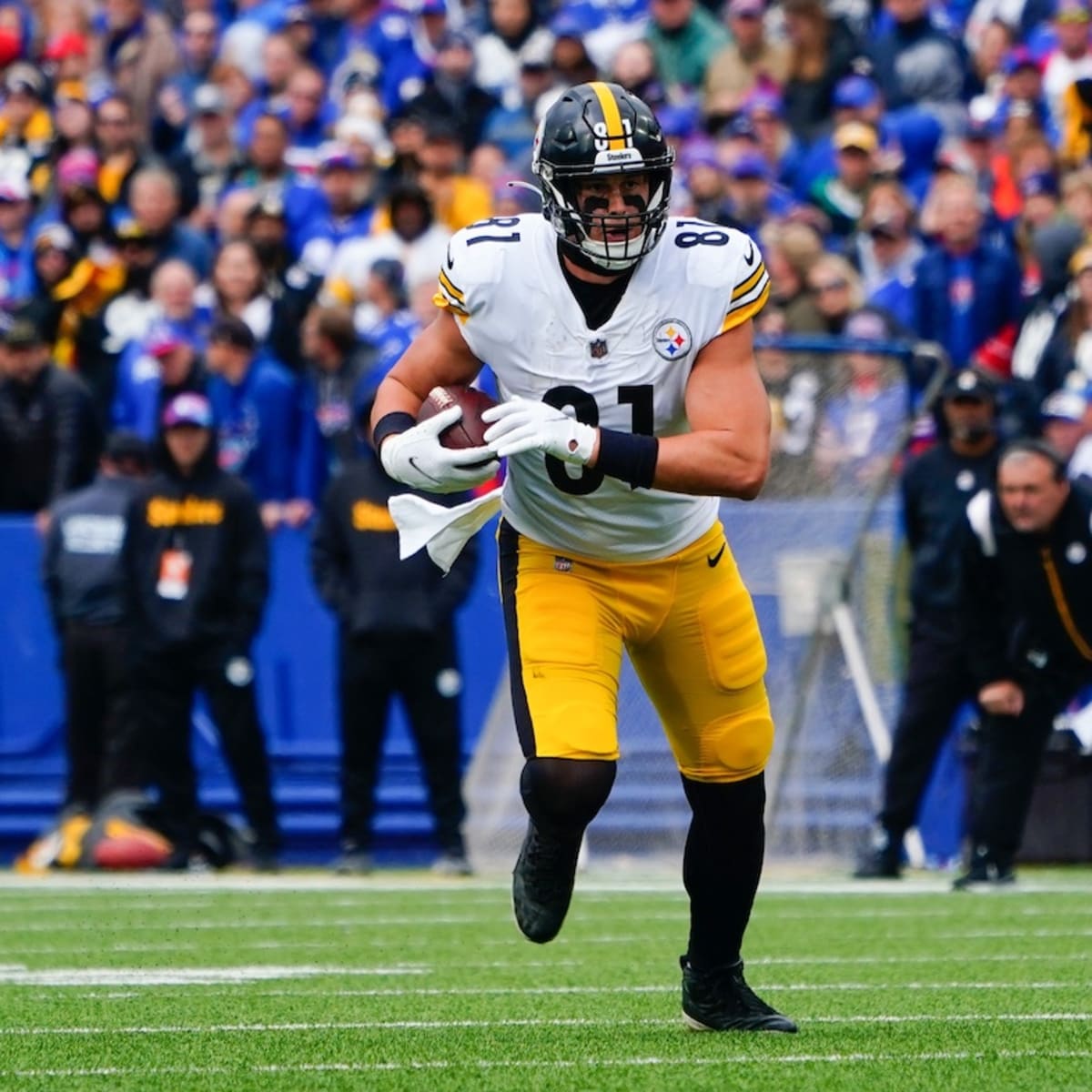 Pittsburgh Steelers Re-Sign TE Zach Gentry - Sports Illustrated