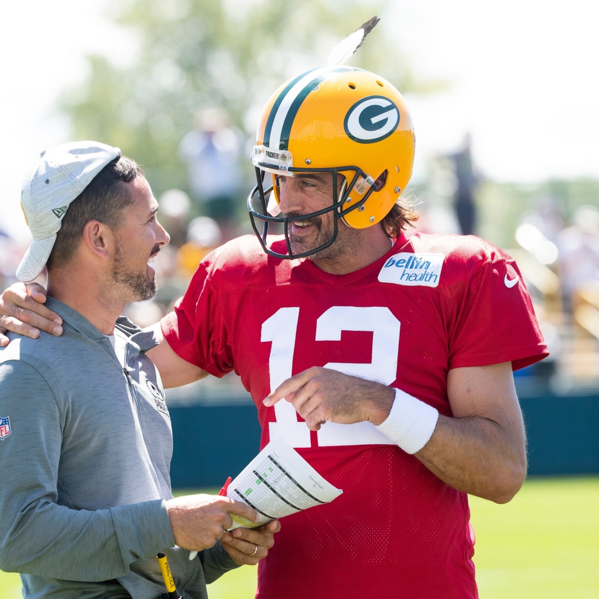 Aaron Rodgers shows off his new Matt LaFleur t-shirt